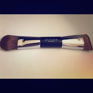 🔥🔥Younique Contour Brush